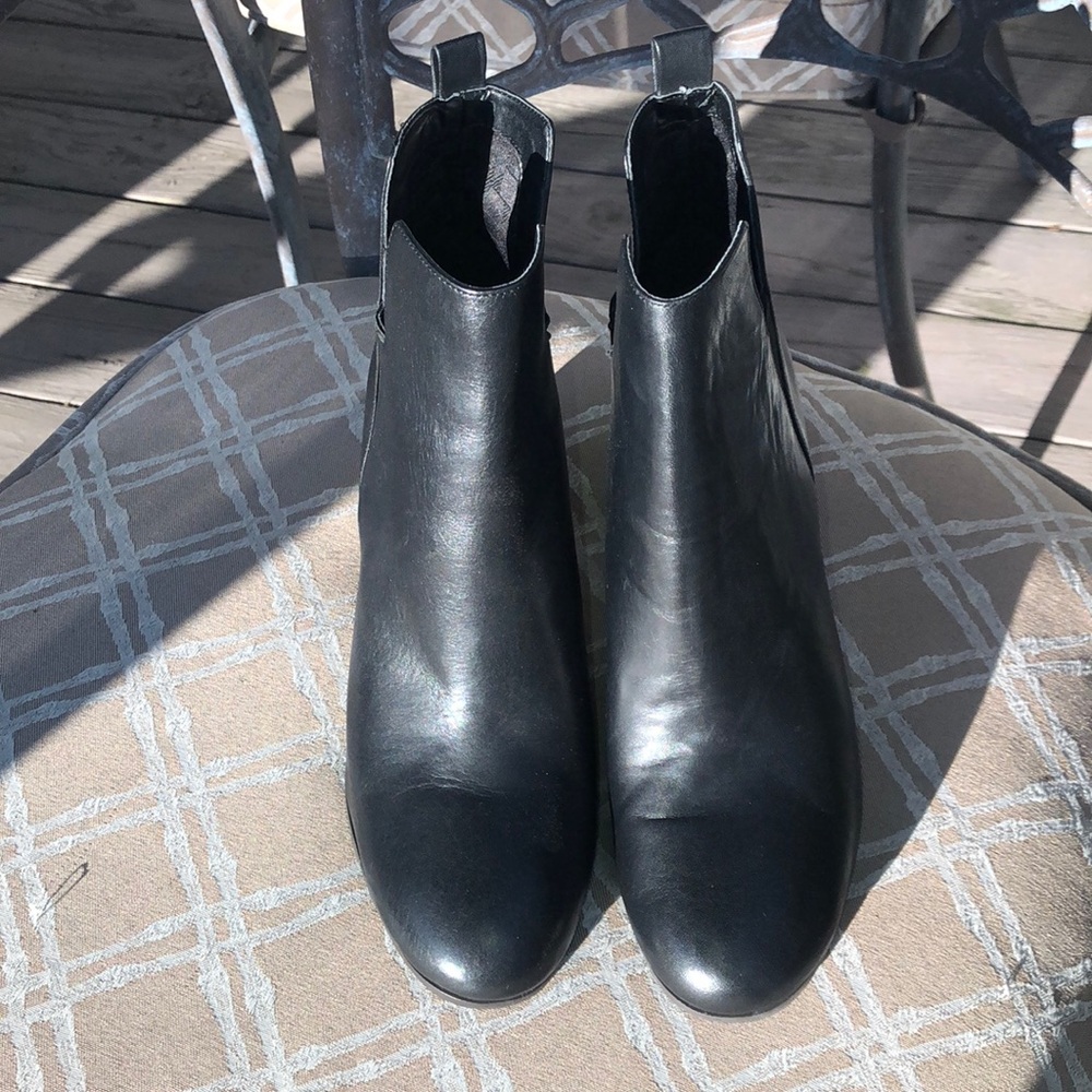 Cole han boots size 9